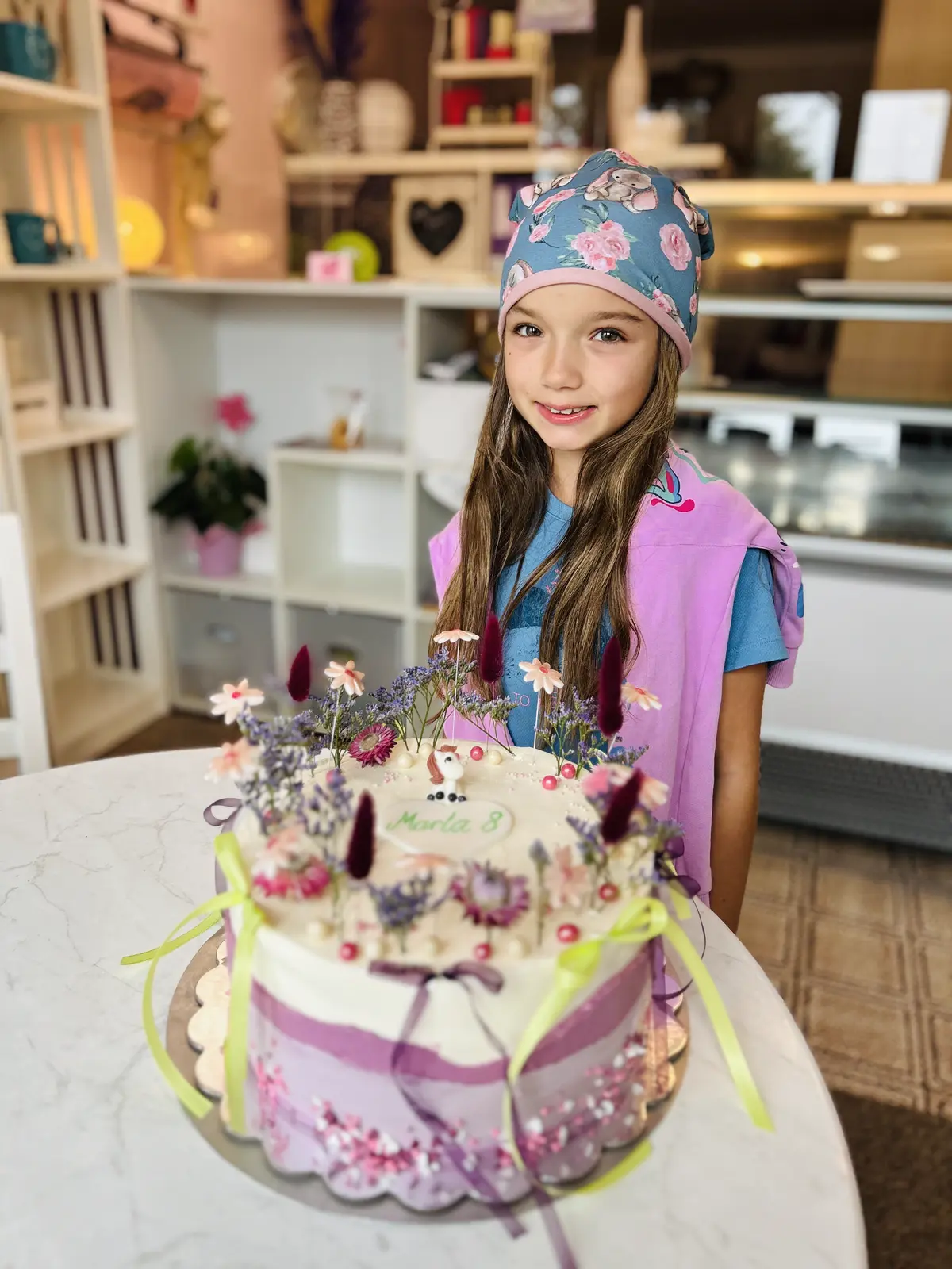 Blumen- und Lavendel-Torte zum Kindergeburtstag in der Backstube